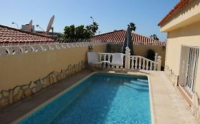 Villa Sueño Azul with private pool, sea view, terrace, aircondition, Wifi, 450 m to the beach